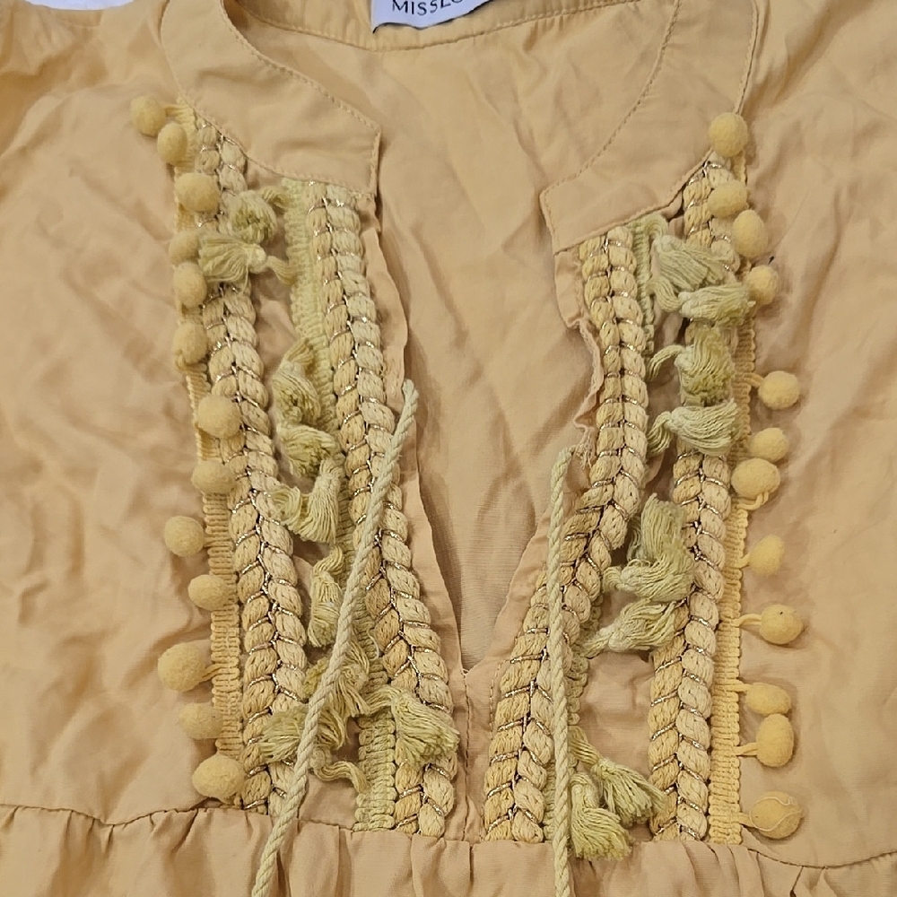 Yellow Sleeveless Dress with Lace Hem - Picture 4 of 4